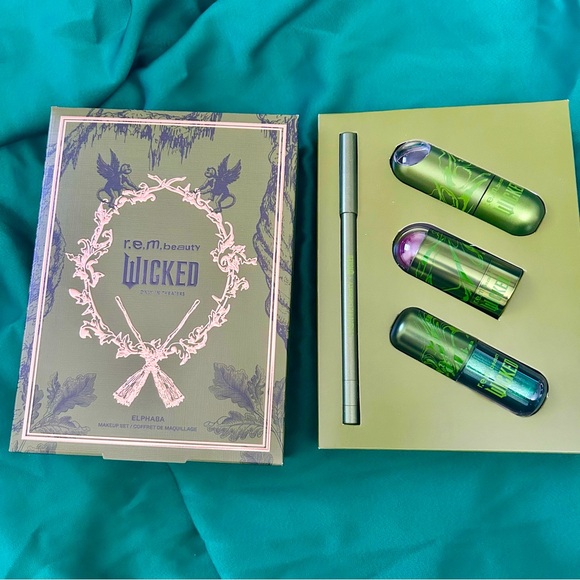 r.e.m. beauty x wicked elphaba makeup set - Picture 1 of 5